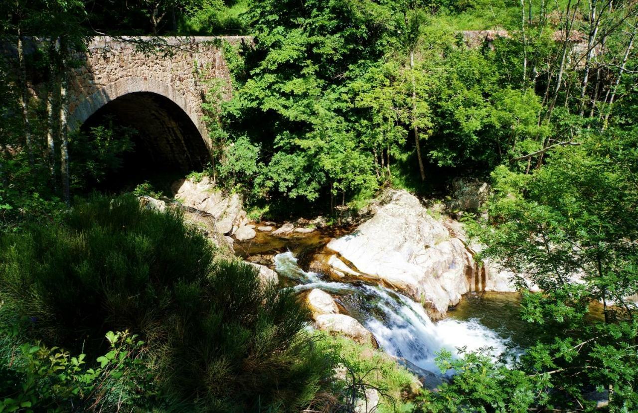Gite **** "Le Refuge Des Fees" Saint-Julien-du-Gua Exterior foto