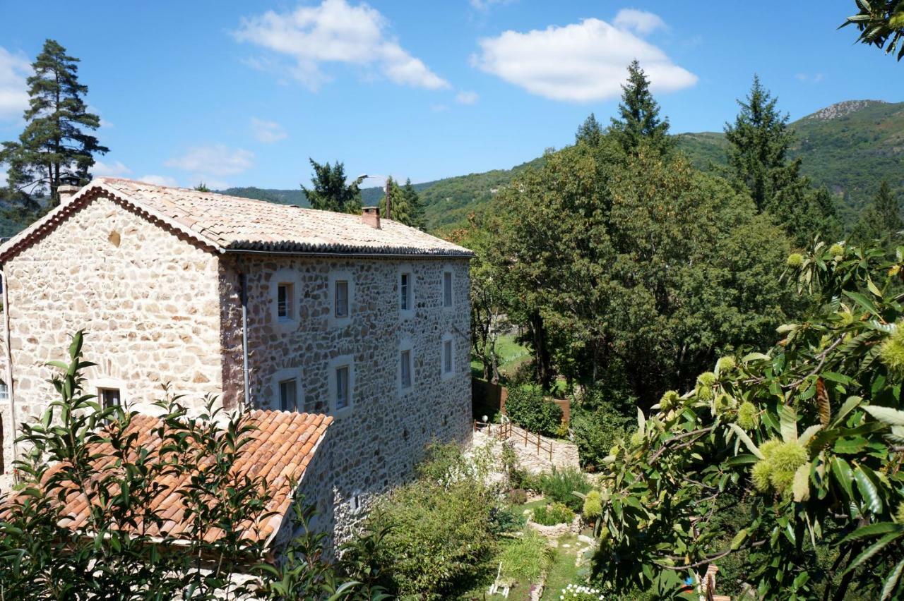 Gite **** "Le Refuge Des Fees" Saint-Julien-du-Gua Exterior foto