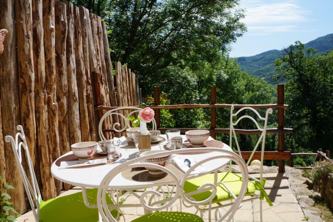 Gite **** "Le Refuge Des Fees" Saint-Julien-du-Gua Exterior foto